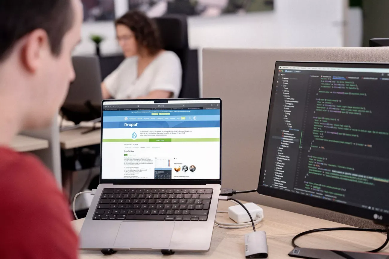 Drupal website op een computerscherm