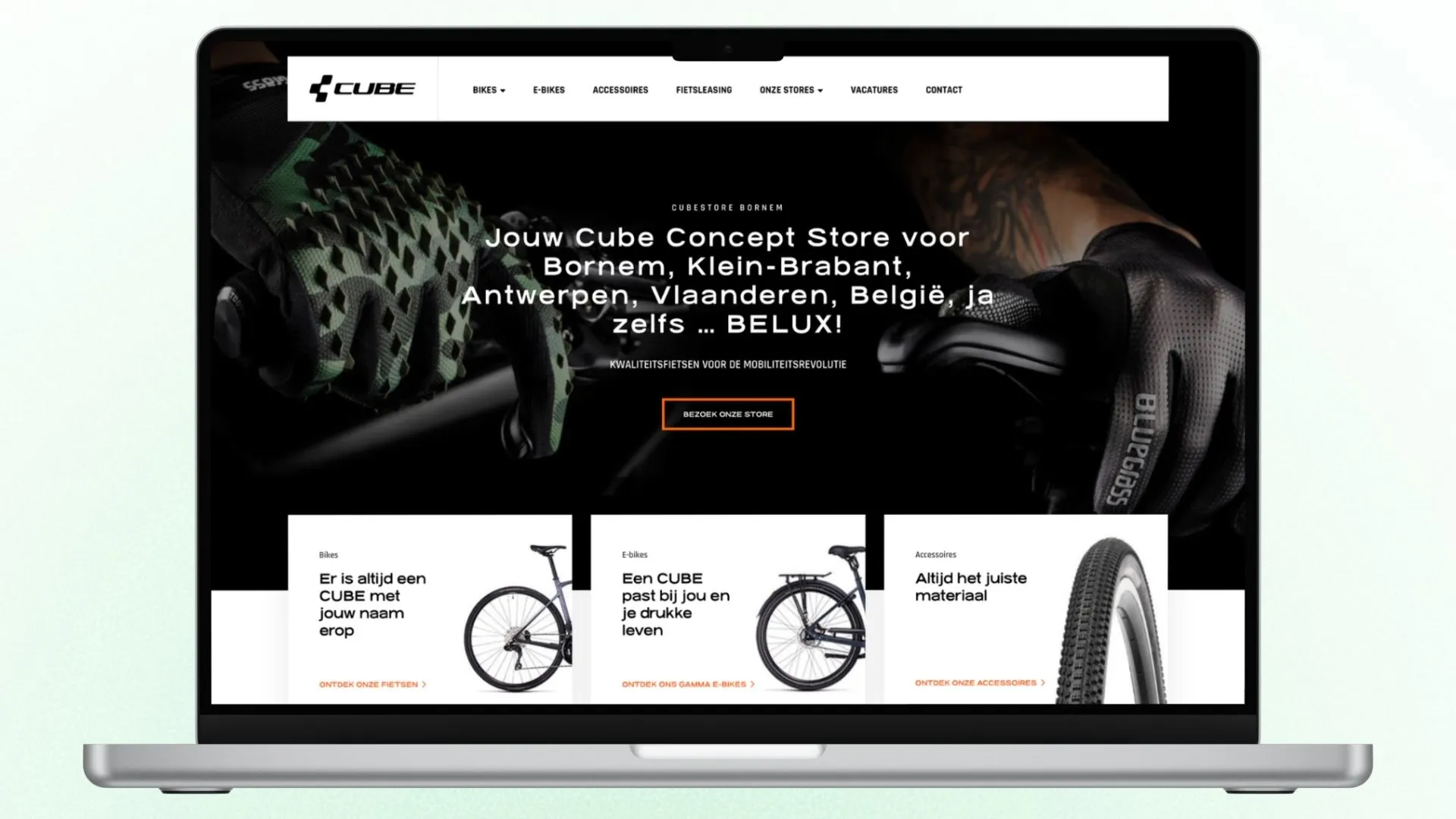 Website van Cube Store op een laptop